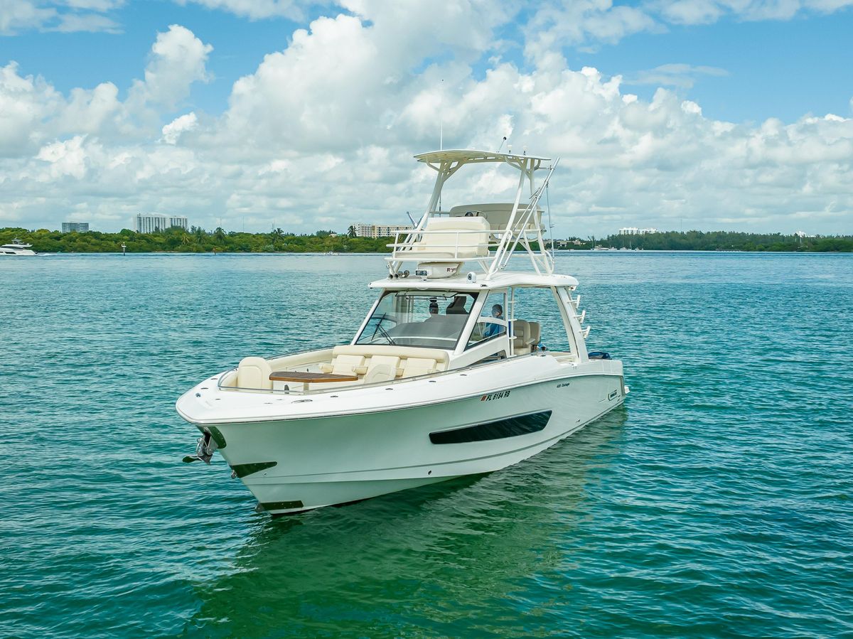2016 Boston Whaler 42 