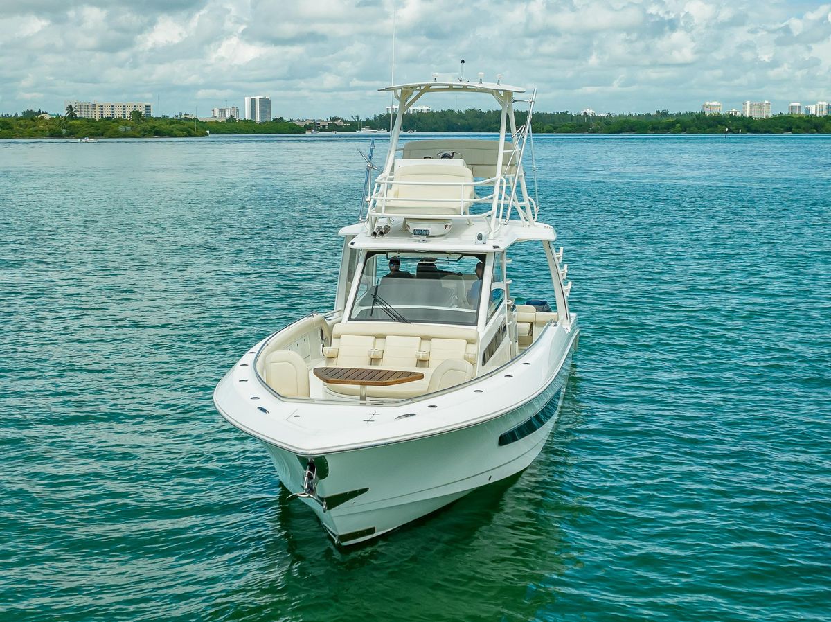 2016 Boston Whaler 42 