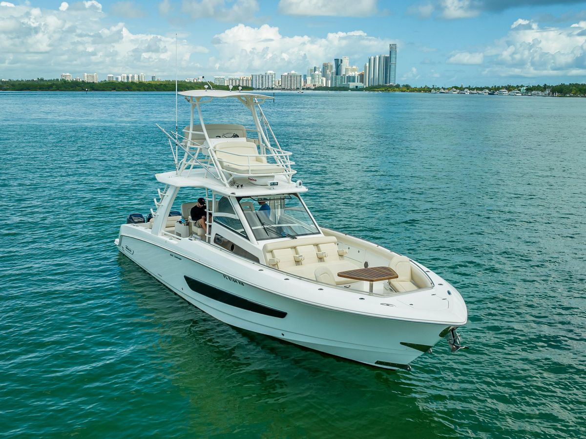 2016 Boston Whaler 42 