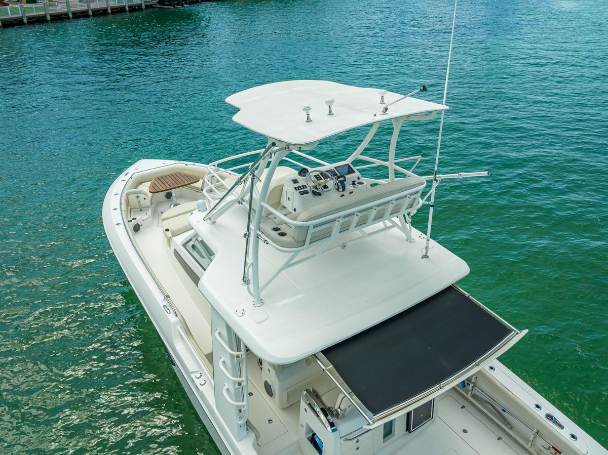 2016 Boston Whaler 42 