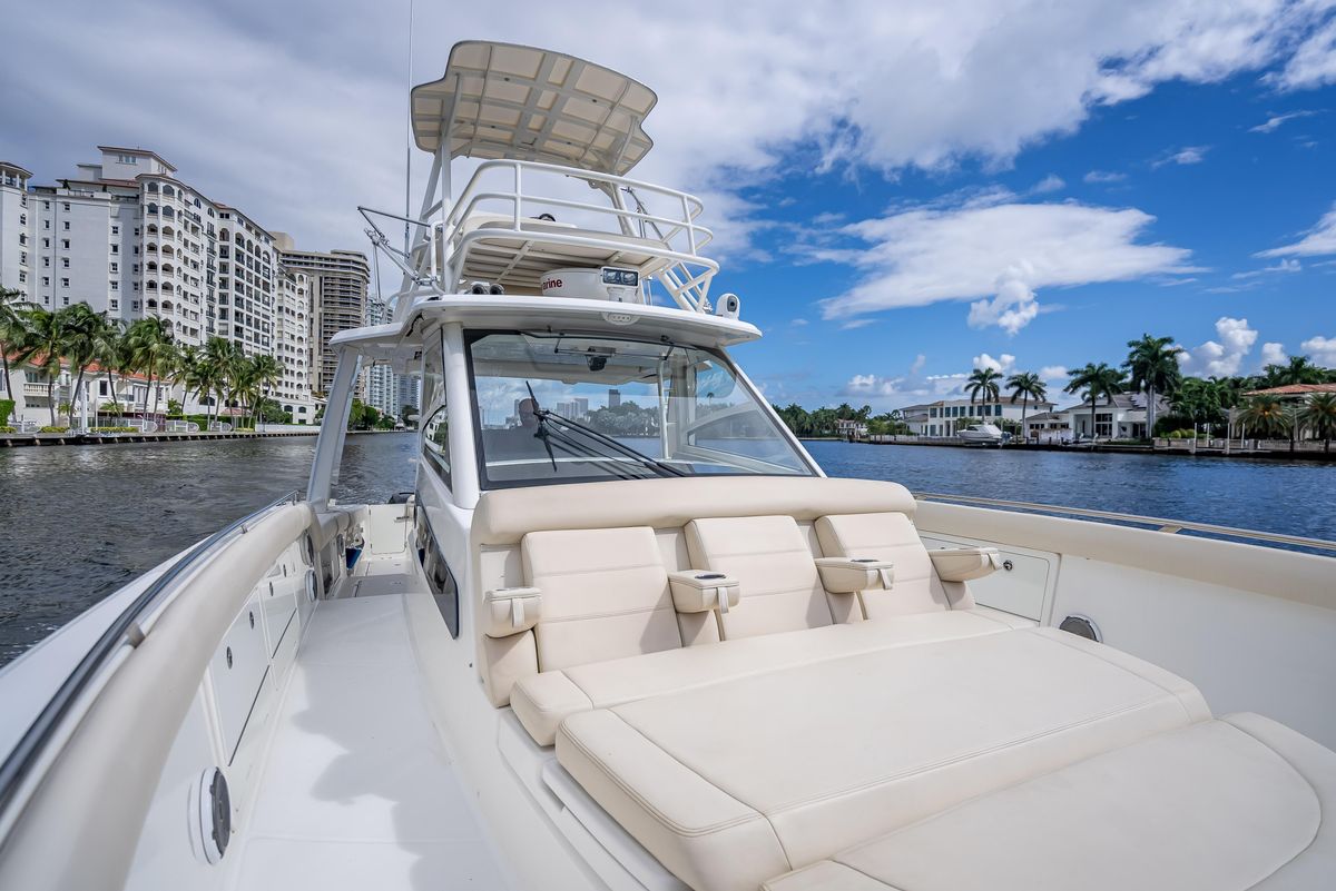 2016 Boston Whaler 42 