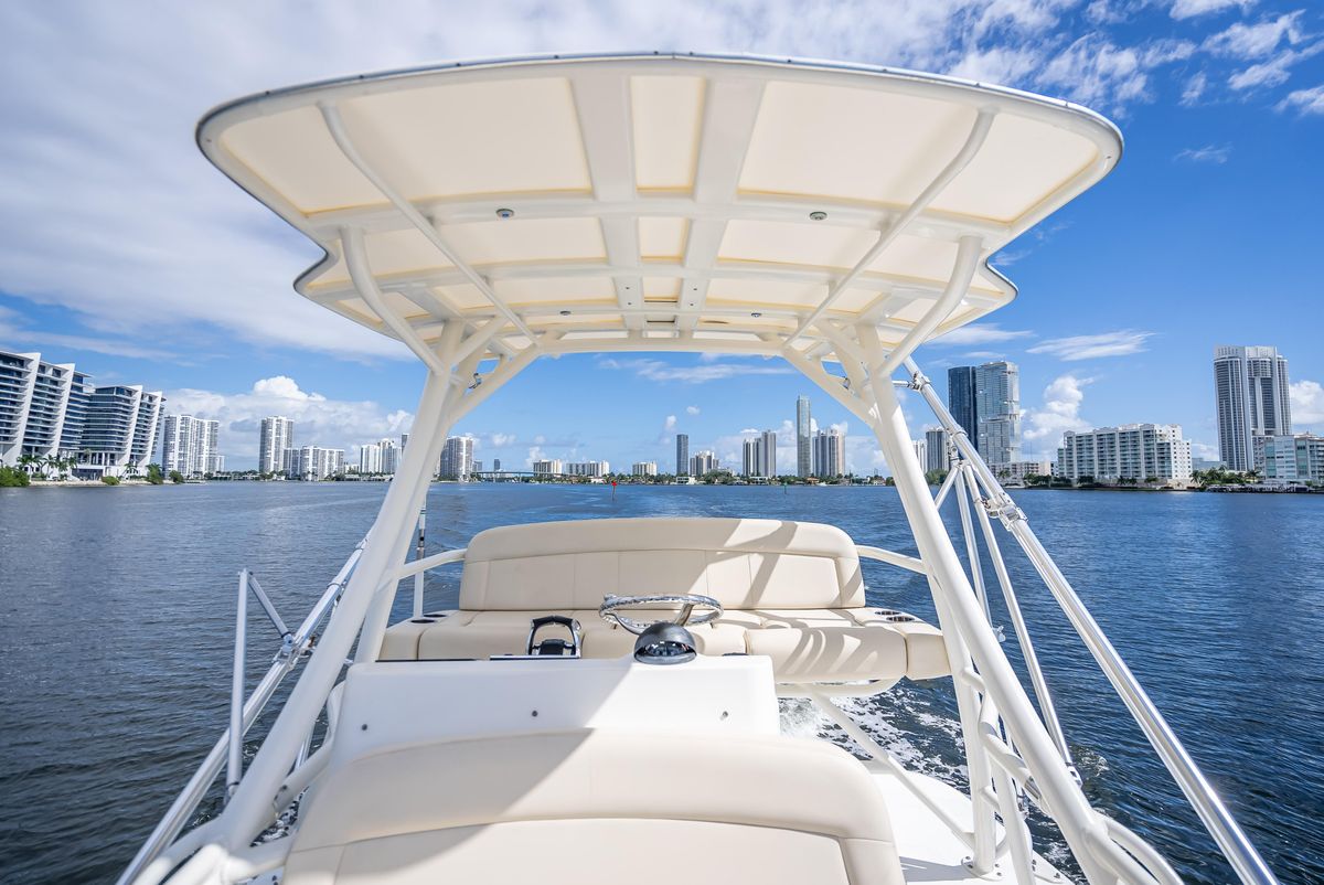 2016 Boston Whaler 42 