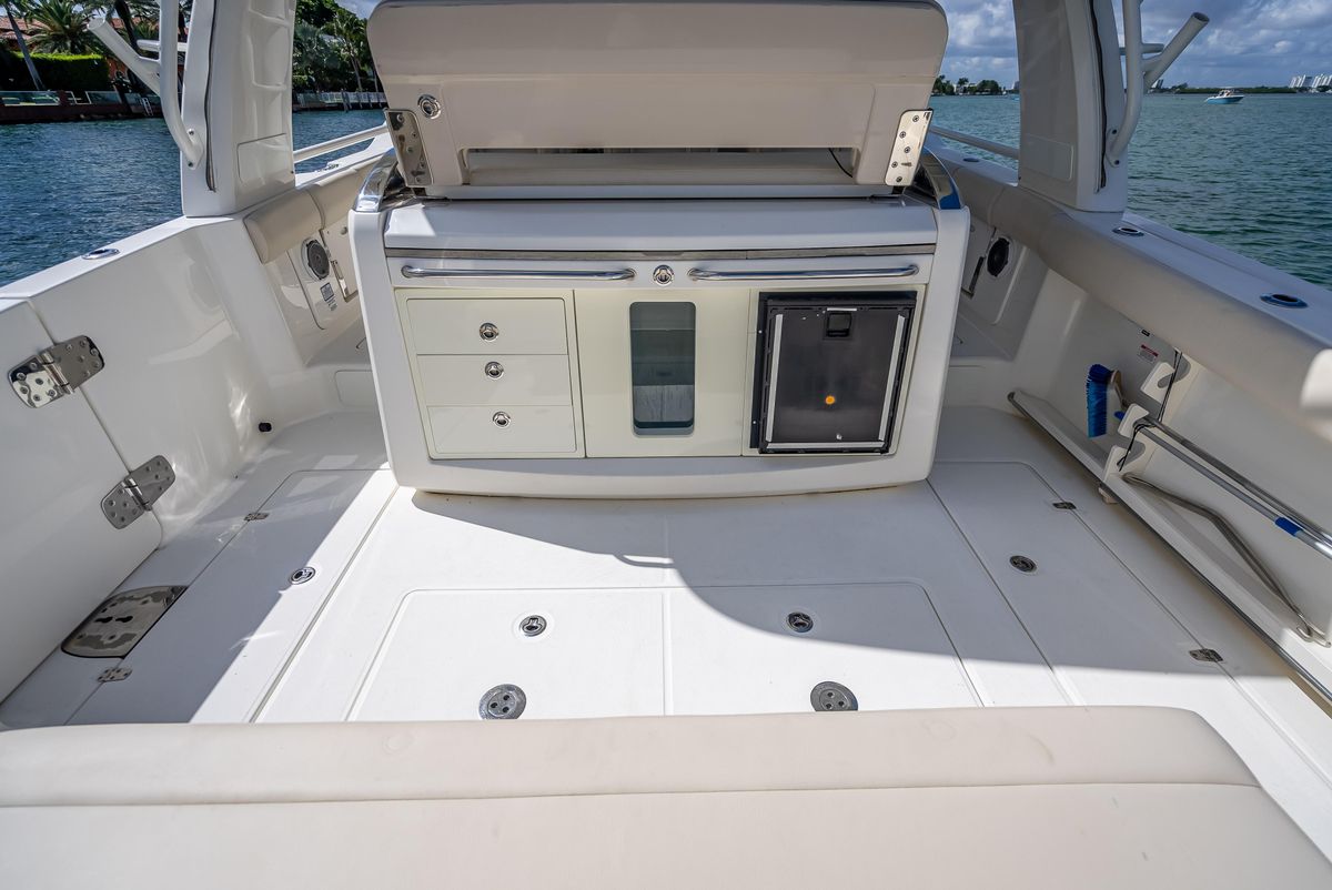 2016 Boston Whaler 42 