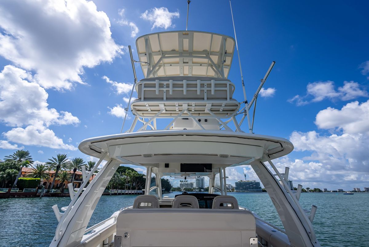 2016 Boston Whaler 42 