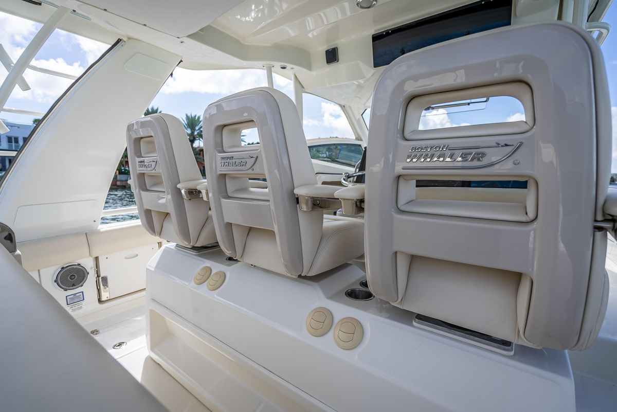 2016 Boston Whaler 42 