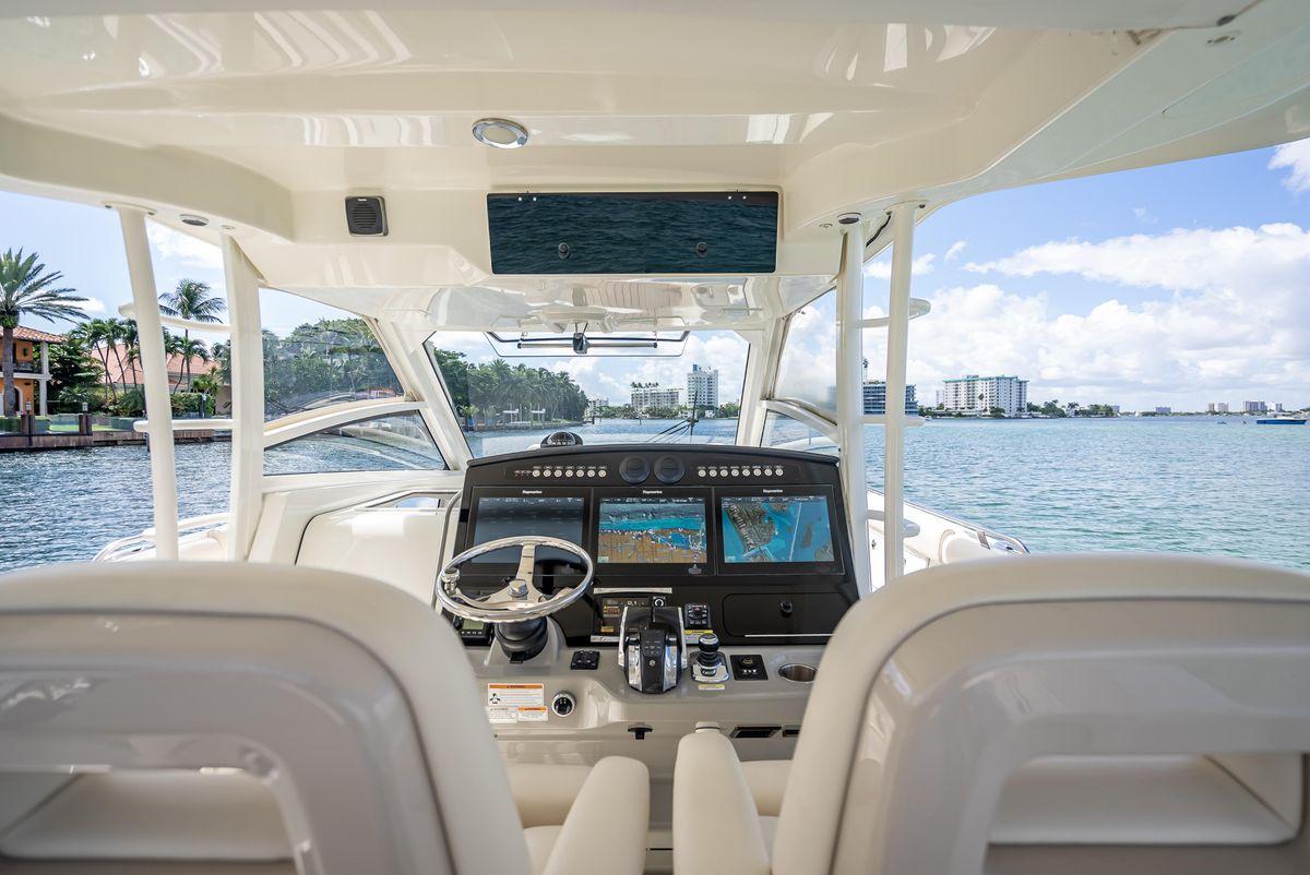 2016 Boston Whaler 42 