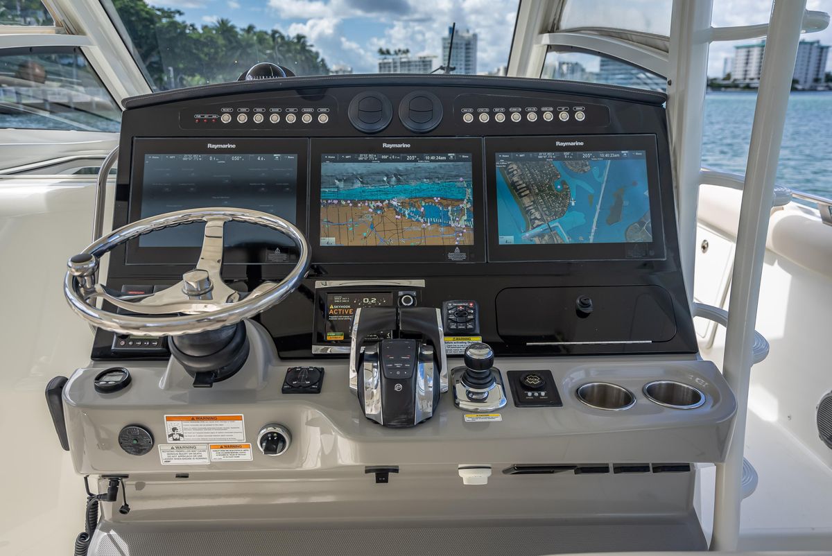 2016 Boston Whaler 42 