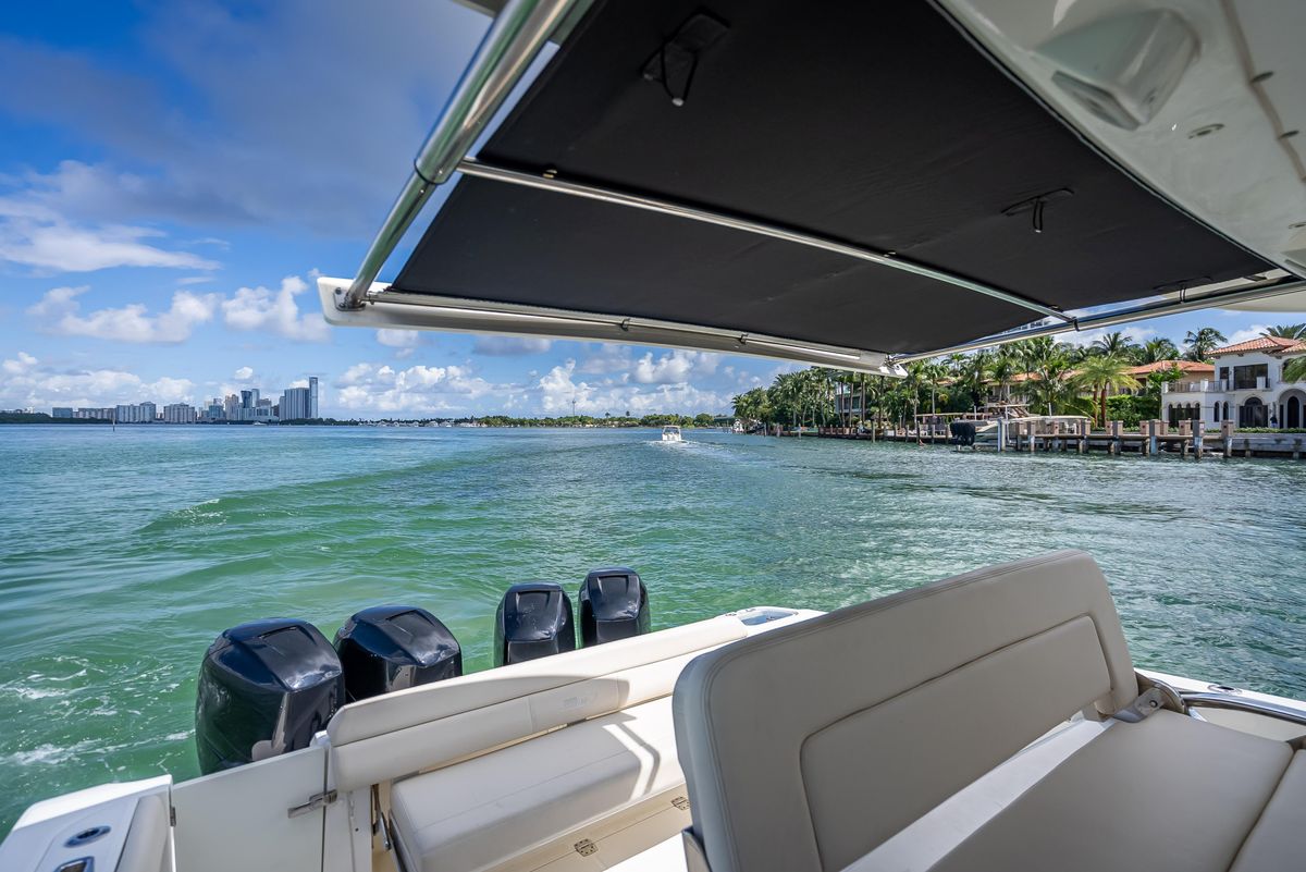2016 Boston Whaler 42 