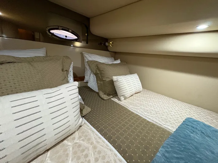 White Lightning Yacht Photos Pics 