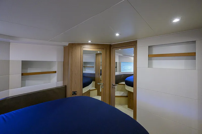 Bella Donna Yacht Photos Pics 