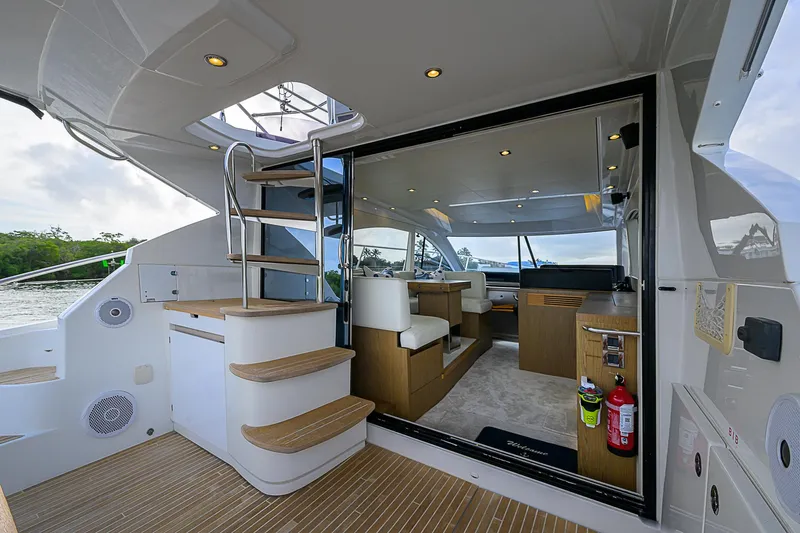 Bella Donna Yacht Photos Pics 