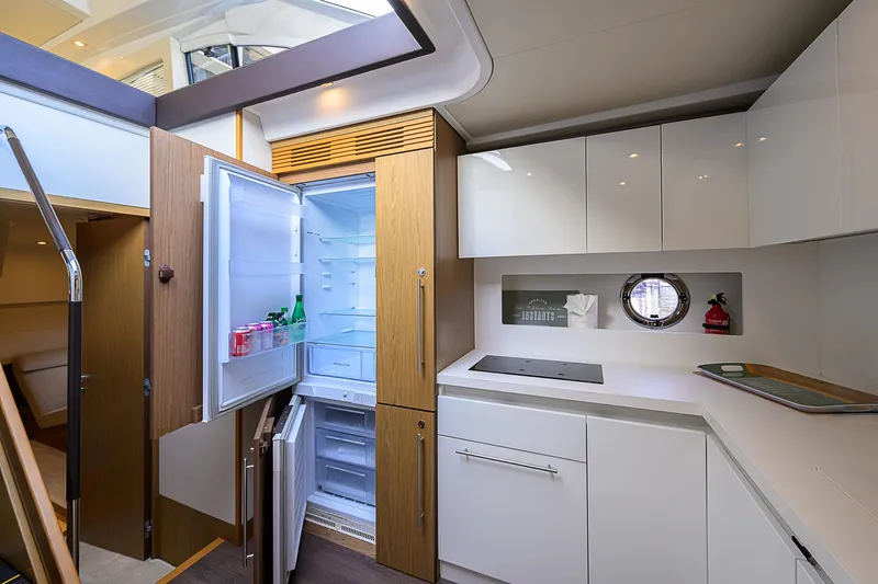 Bella Donna Yacht Photos Pics 