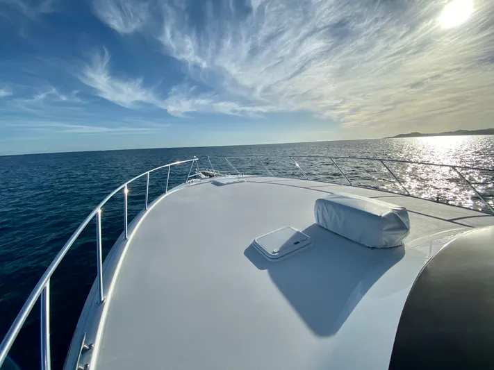 Querencia Yacht Photos Pics 