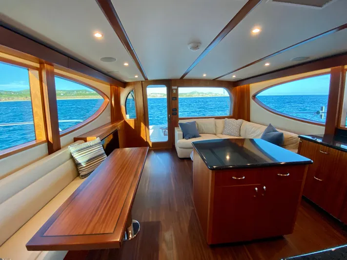 Querencia Yacht Photos Pics 