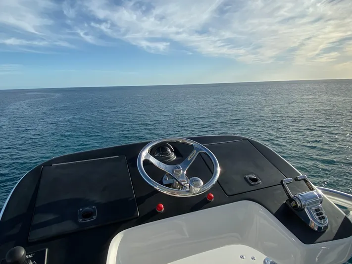 Querencia Yacht Photos Pics 