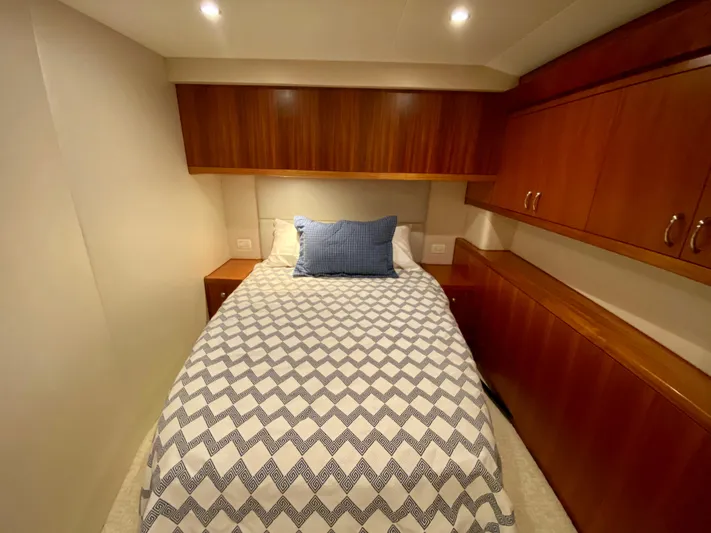 Querencia Yacht Photos Pics 