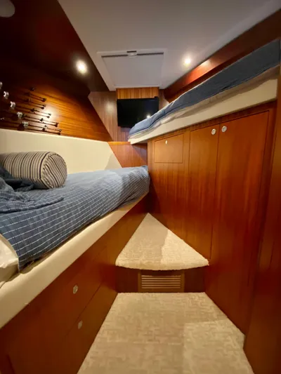 Querencia Yacht Photos Pics 