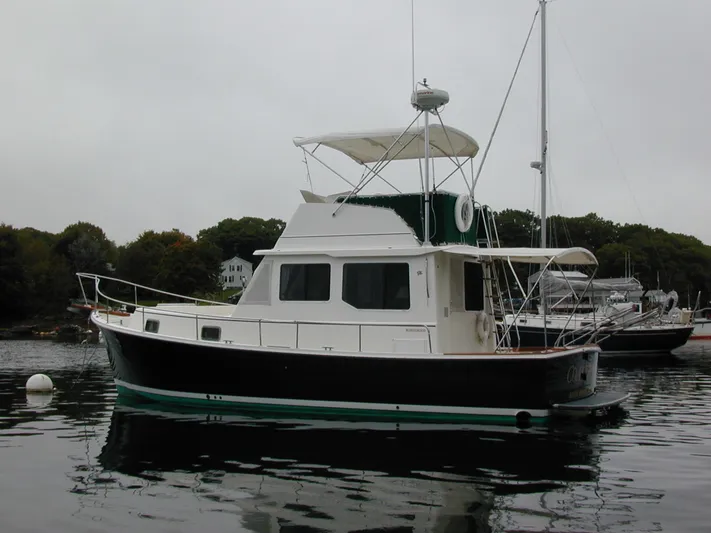 Coaster Yacht Photos Pics Flybridge Bimini & Cockpit Bimini