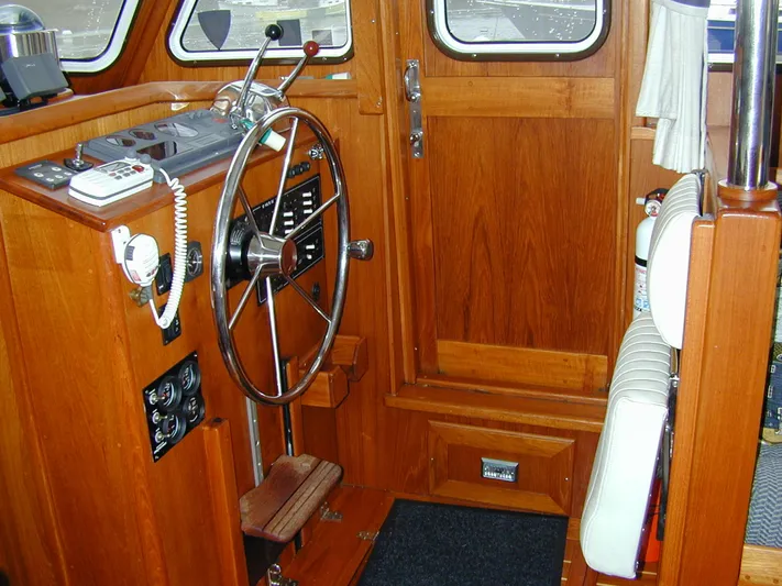 Coaster Yacht Photos Pics Lower Helm With Side Door