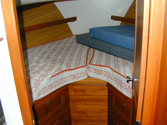 Coaster Yacht Photos Pics Vee Berths