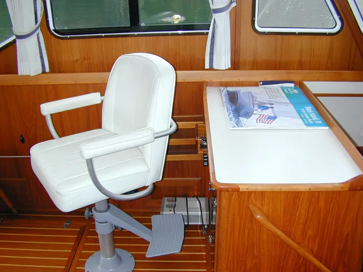 Coaster Yacht Photos Pics Port Companion Seat With Chart Table