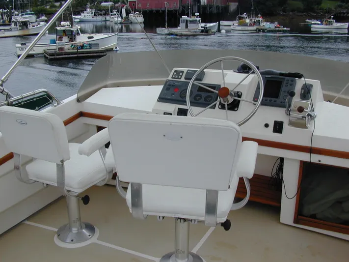 Coaster Yacht Photos Pics 2 Flybridge Swivel Seats