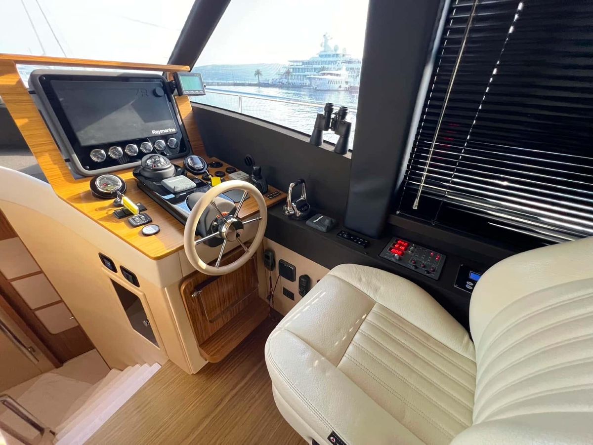 2015 Azimut 55 