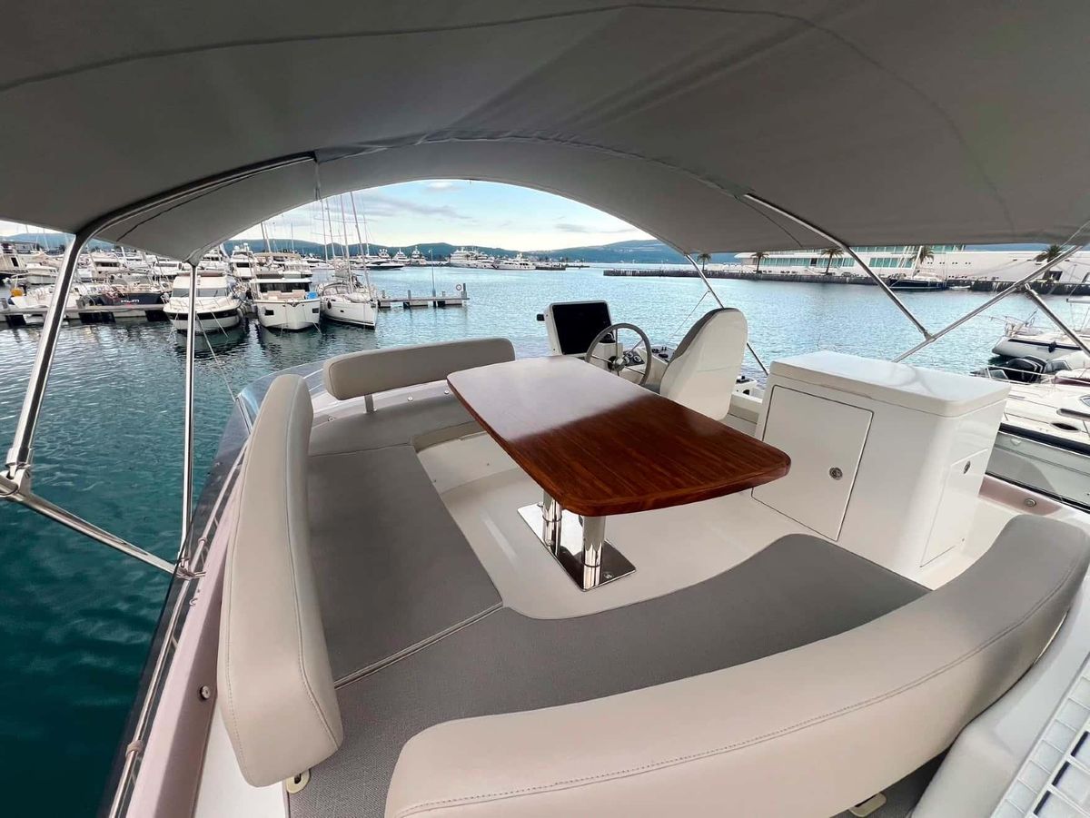 2015 Azimut 55 