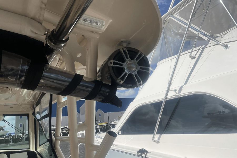 2019 Grady-White Freedom 375