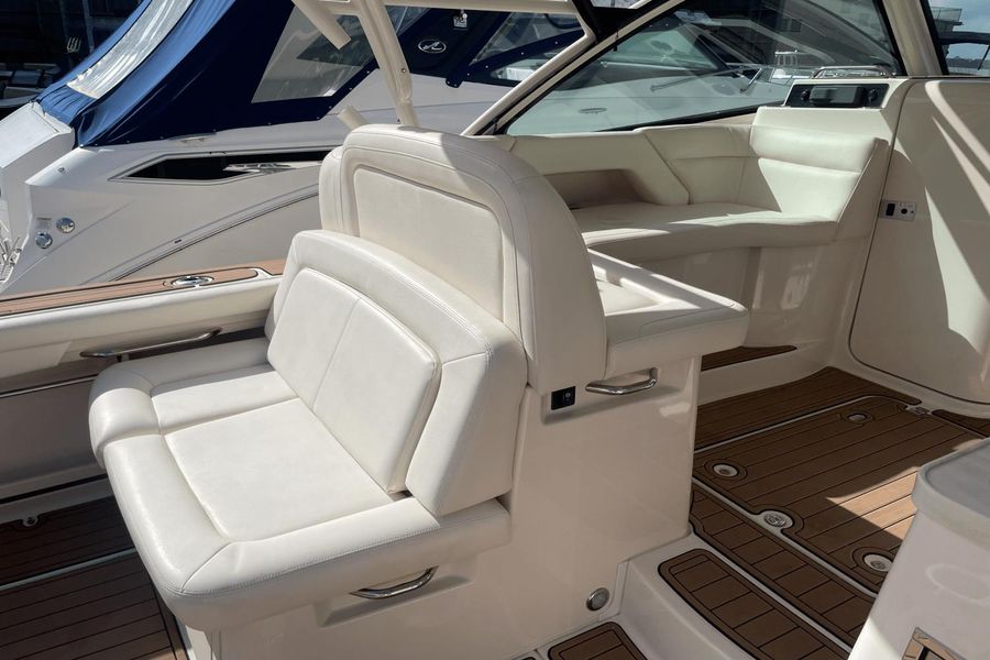 2019 Grady-White Freedom 375