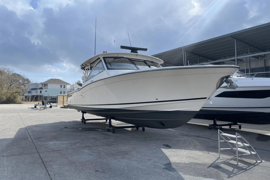 2019 Grady-White Freedom 375