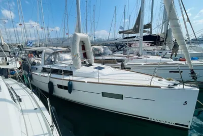 2016 Beneteau Oceanis 38