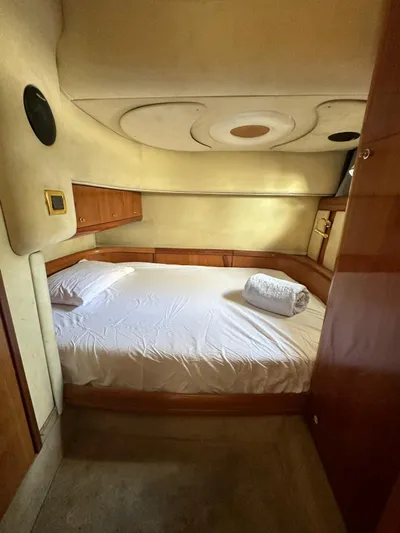 Zuri Yacht Photos Pics 