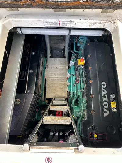 Zuri Yacht Photos Pics 