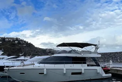Sealine F42/5