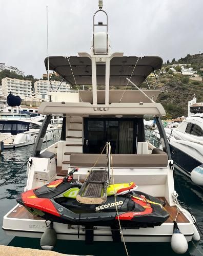 2011 Sealine 45 