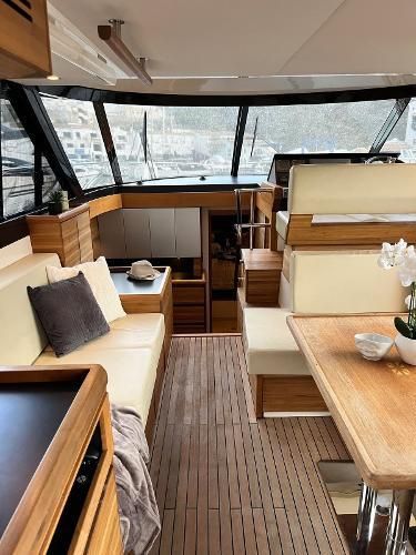 2011 Sealine 45 