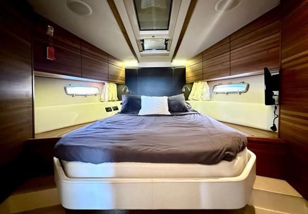 2011 Sealine 45 