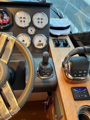 2011 Sealine 45 