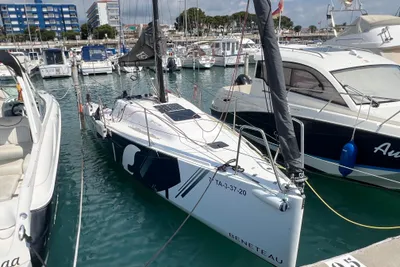 2019 Beneteau First 27