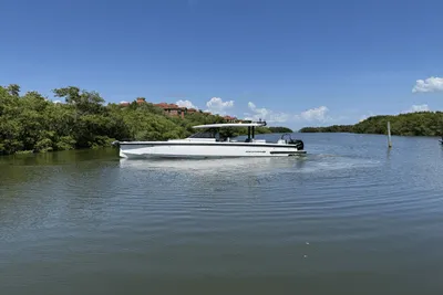 Axopar 370 SUN TOP REVOLUTION