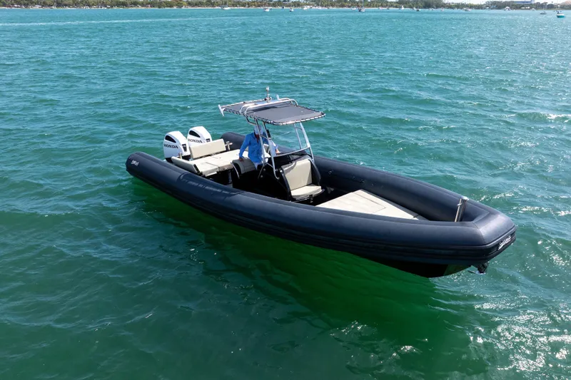  Yacht Photos Pics 2023 Sea Water PHANTOM 280 boat on open water with dual Honda engines.