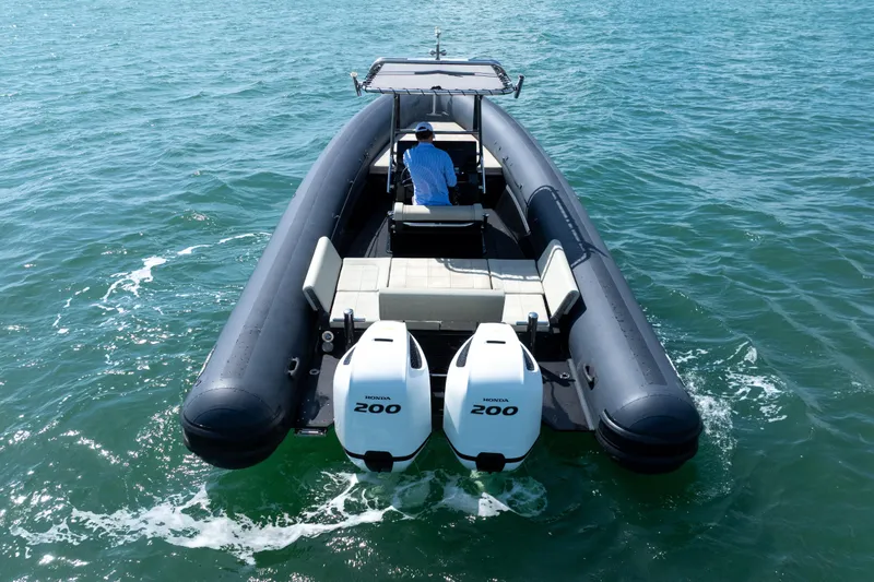  Yacht Photos Pics 2023 Sea Water PHANTOM 280 boat with dual Honda 200 engines on open water.