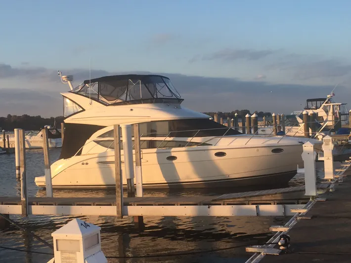 Continuous Wave Yacht Photos Pics 2007 Meridian 391 yacht docked at marina during sunset.