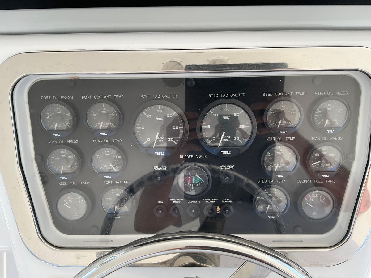 2001 Hatteras 55 