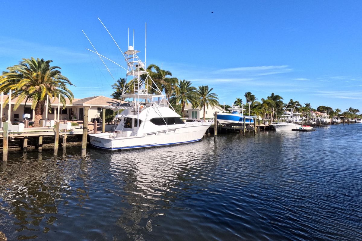 2001 Hatteras 55 