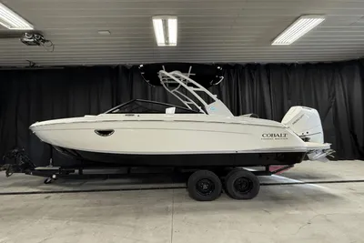 Cobalt R6 Outboard
