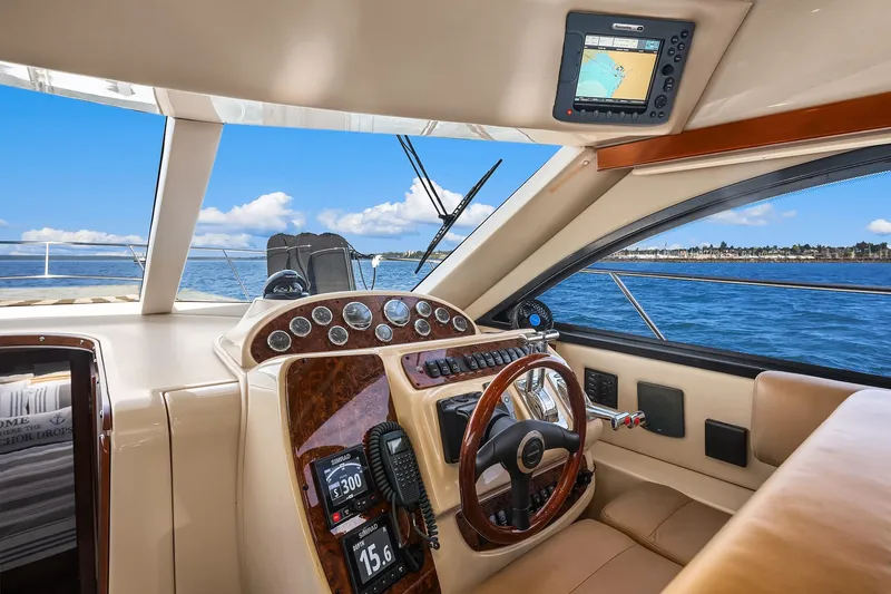 Adventurus Yacht Photos Pics Lower Helm