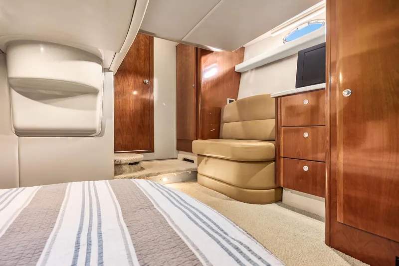 Adventurus Yacht Photos Pics Master Stateroom