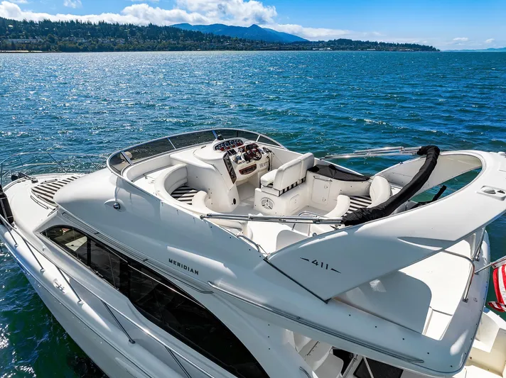 Adventurus Yacht Photos Pics Flybridge